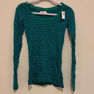 Gilly Hicks Women's Green & Navy Striped Long-Sleeve Scoop Neck Top